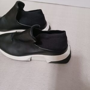 Stylish Black and White Men's Slip-On Sneakers